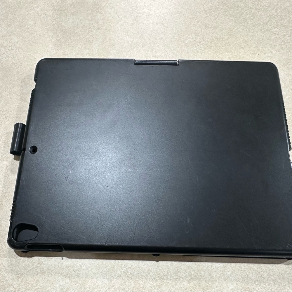 Black Keyboard Case for Tablet - Picture 4 of 4